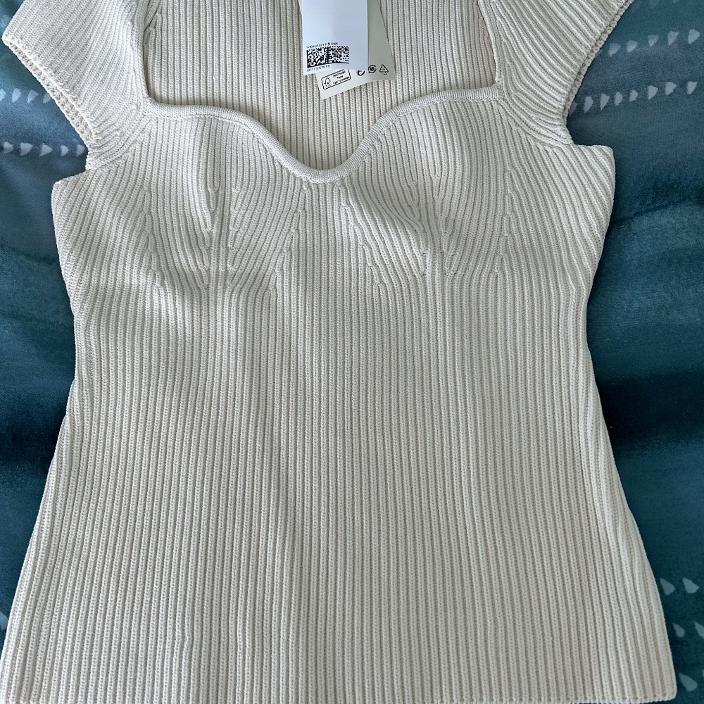 Gorgeous Sweater NWT